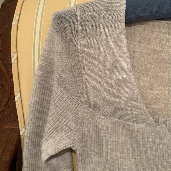WEEKEND STORIES INTERMIX ROXY SWEATER IN LIGHT GREY SOFT JERSEY SIZE MEDIUM - Picture 9 of 16